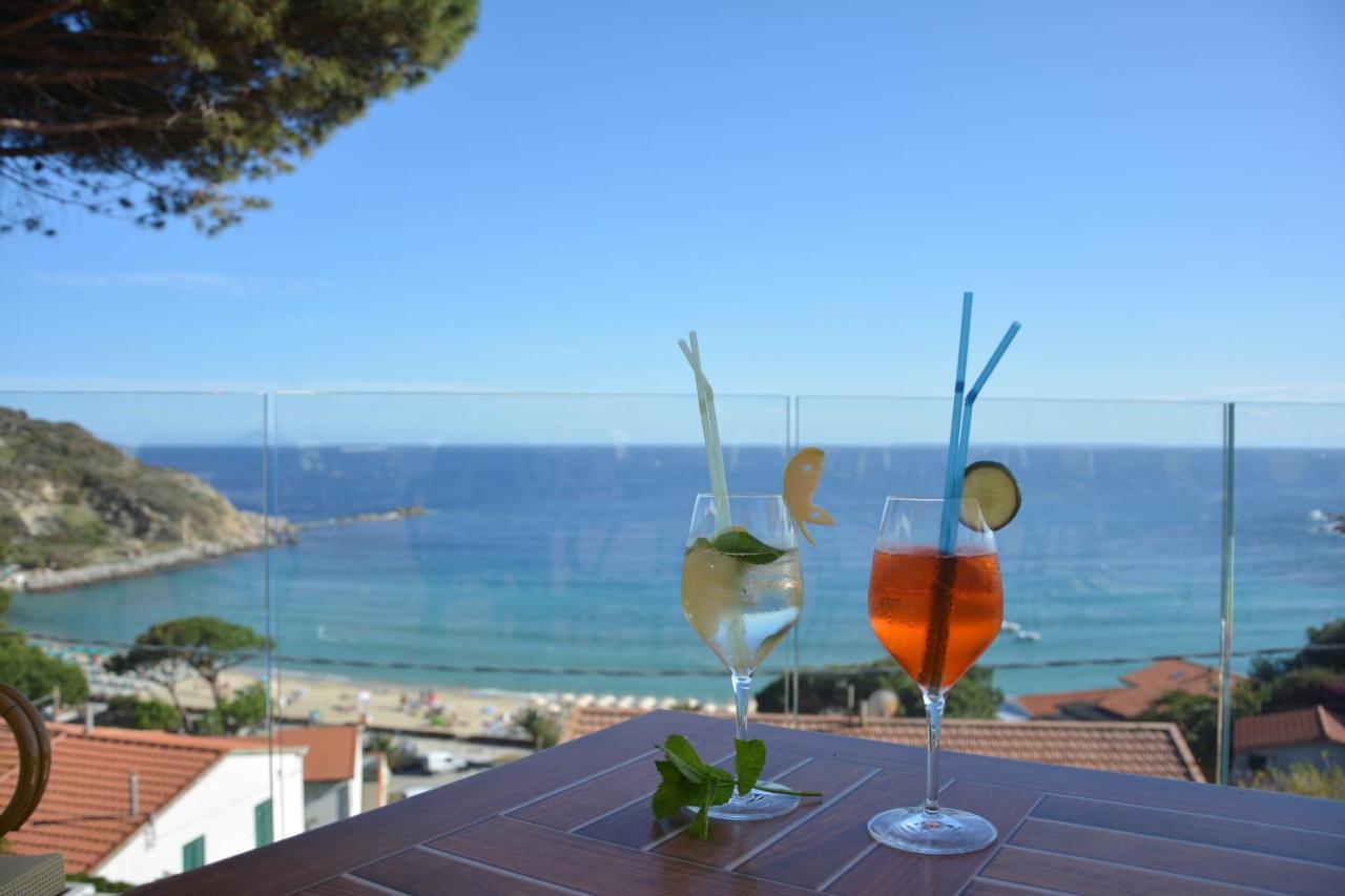 Hotel Baia Imperiale Spiaggia di Cavoli Exteriör bild